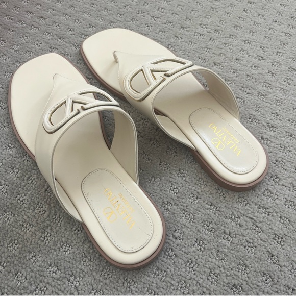 Valentino Garavani Ivory Sandals with Gold Logo - Picture 6 of 10